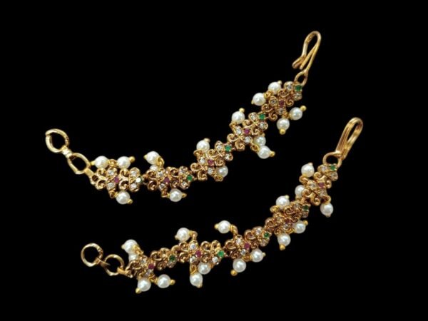 Matti with beads white